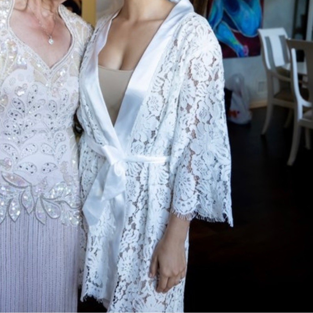 Womens white lace and silk bridal robe